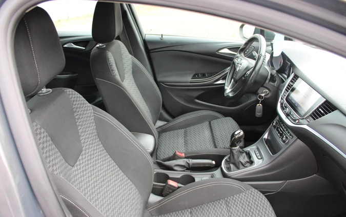 Opel Astra cena 31900 przebieg: 285000, rok produkcji 2016 z Płock małe 781